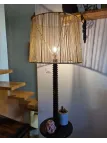 Lampadaire vis de pressoir et jute
