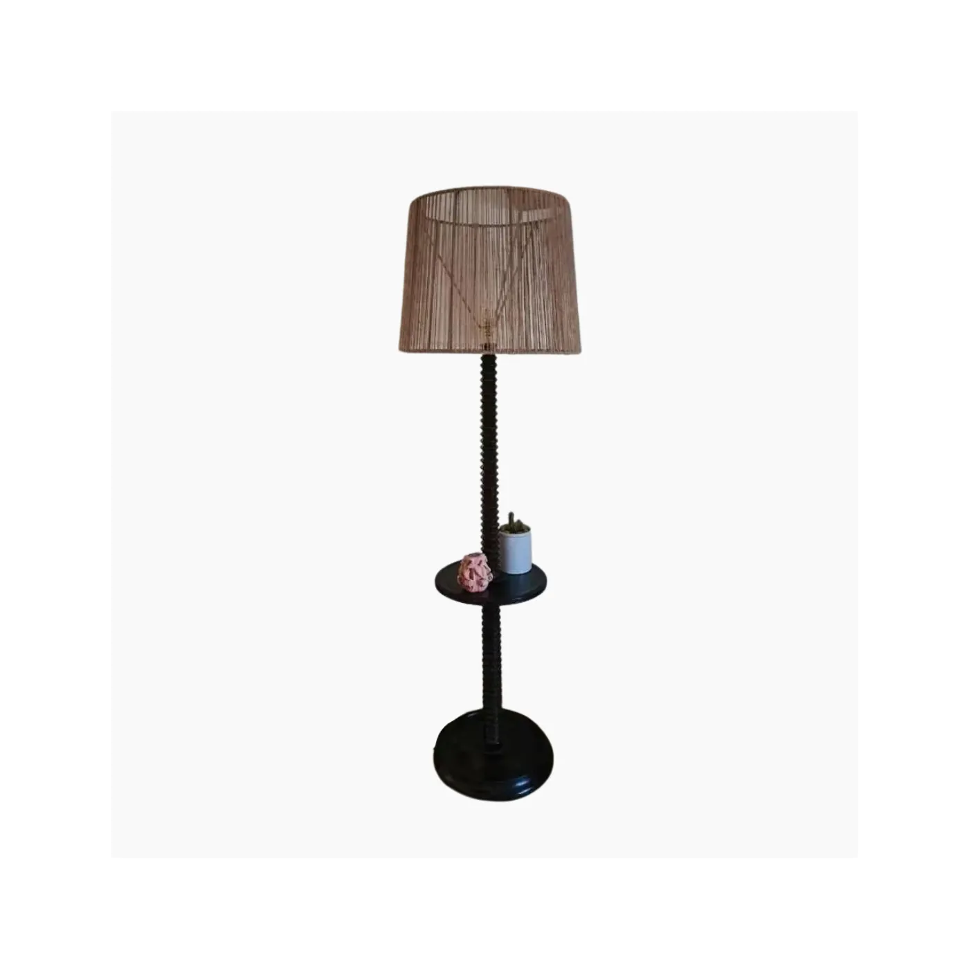 Lampadaire vis de pressoir et jute