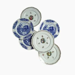 Assiettes plates bleues vintage en porcelaine