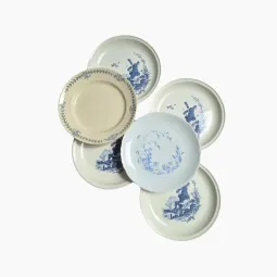 Assiettes plates bleu vintage