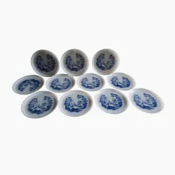 11 assiettes Arcopal motif bleu