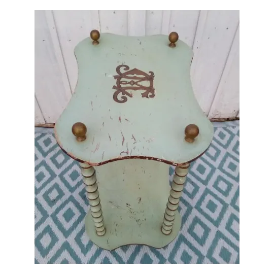 Etagère bobines patinée monogrammée