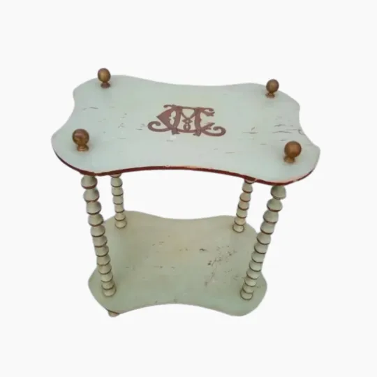 Etagère bobines patinée monogrammée