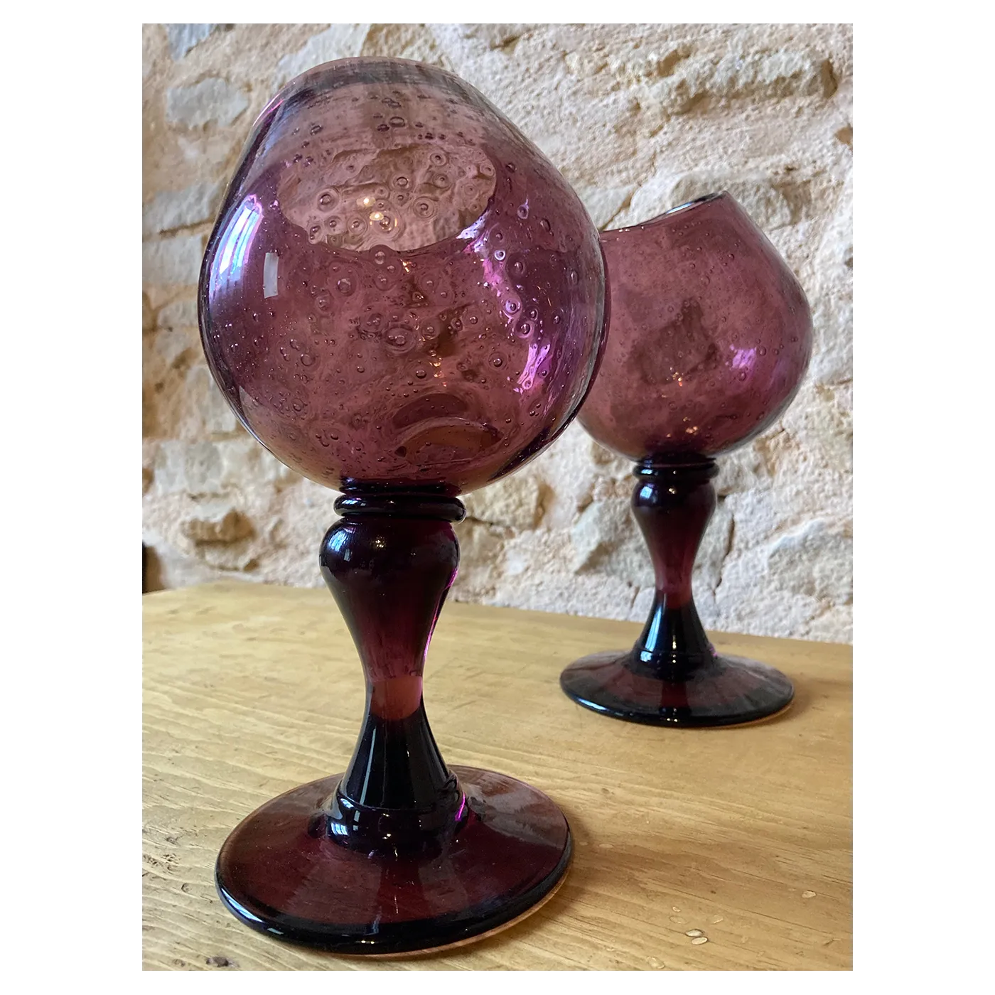 Duo de coupes en verre bullé violet