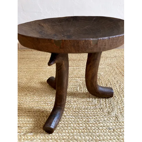 Tabouret tripode éthiopien en bois