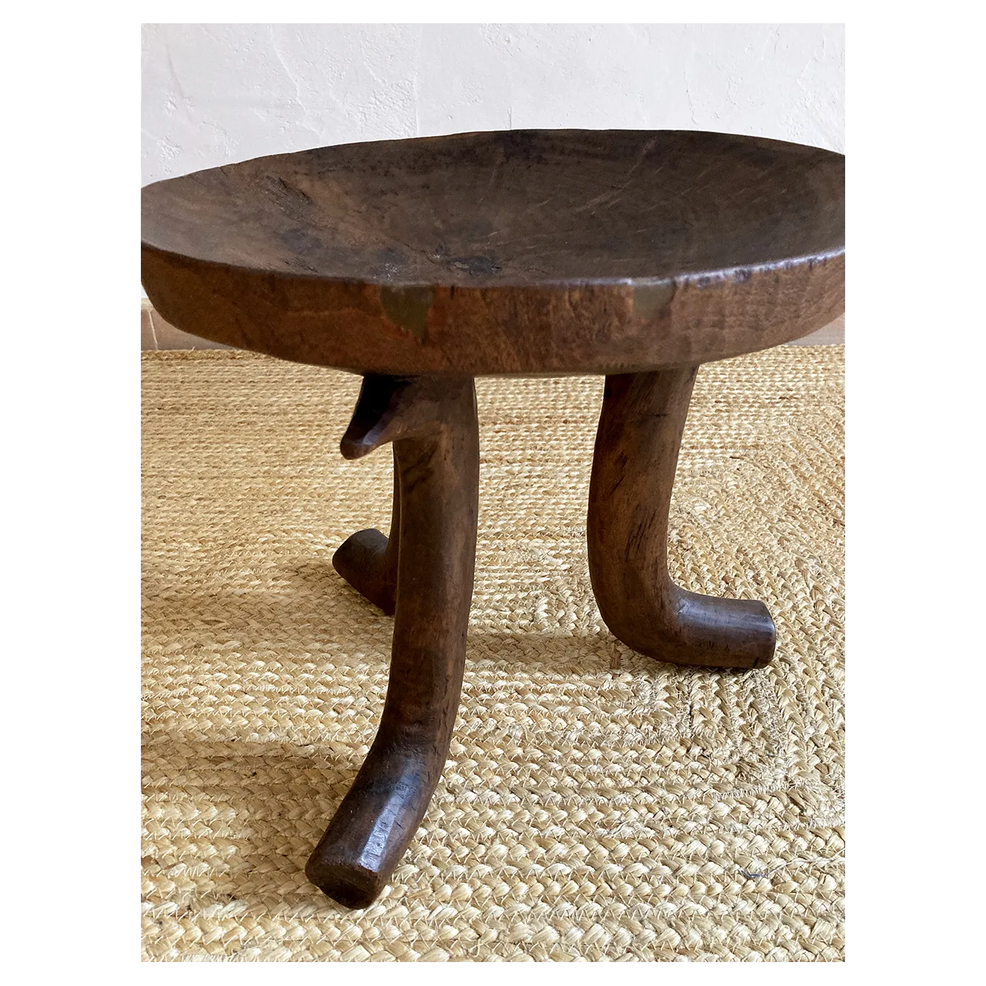 Tabouret tripode éthiopien en bois