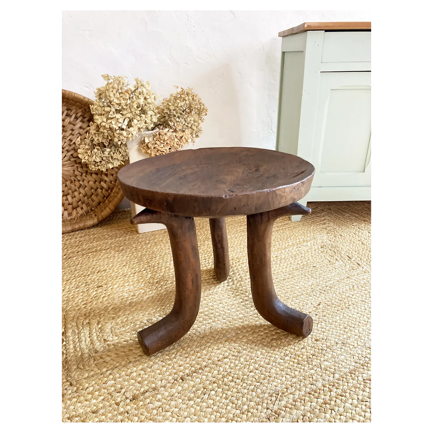 Tabouret tripode éthiopien en bois