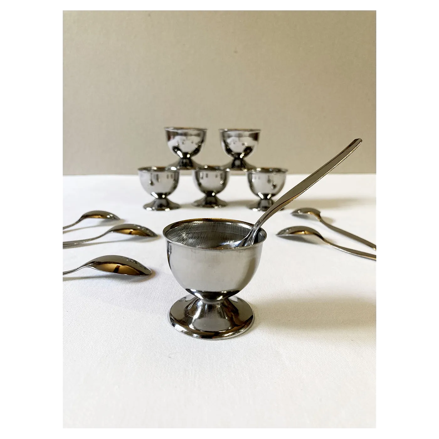 Service coquetiers en inox par Guy Degrenne