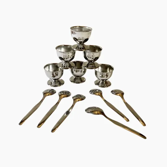 Service coquetiers en inox par Guy Degrenne