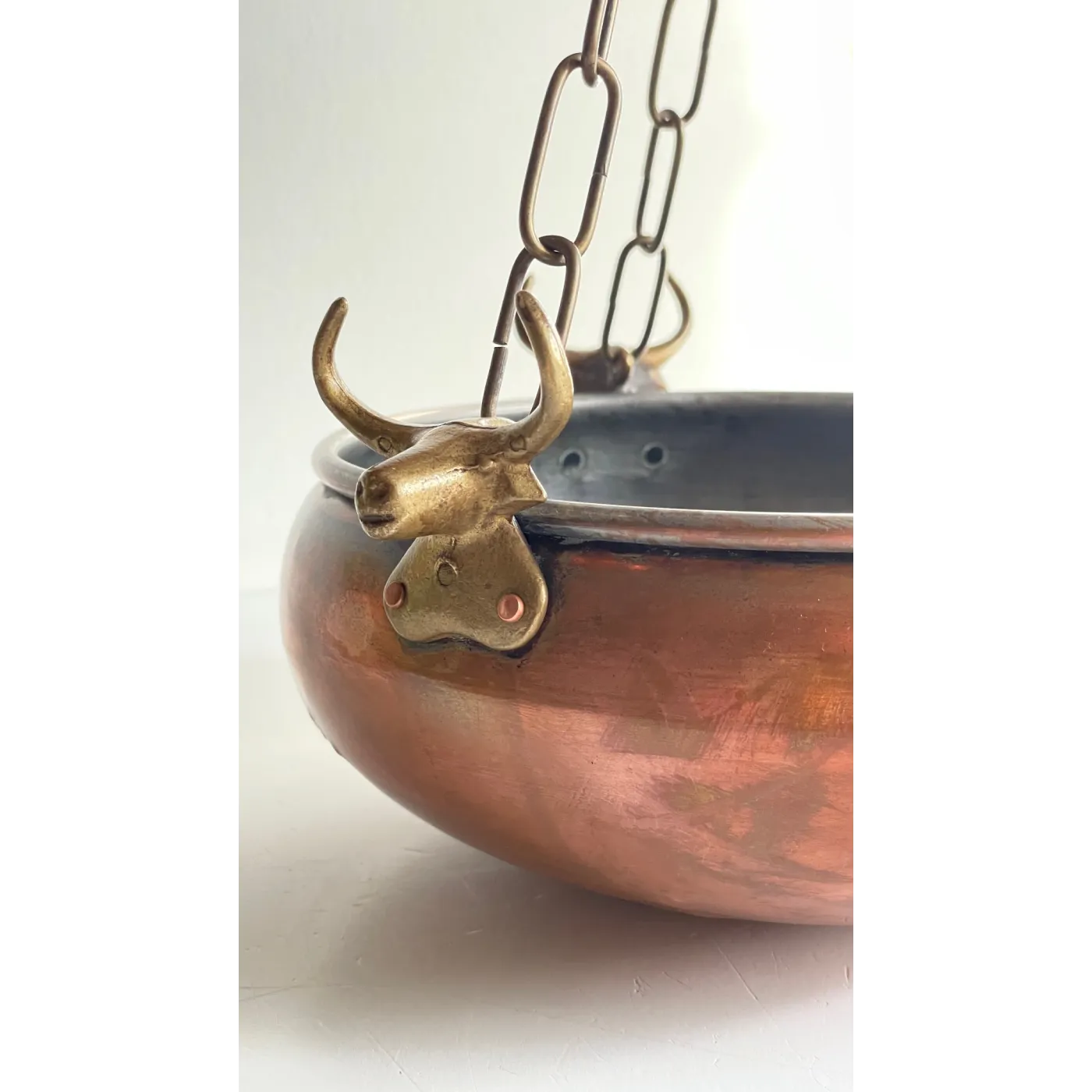 Cache-pot suspendu aux 3 buffles vintage