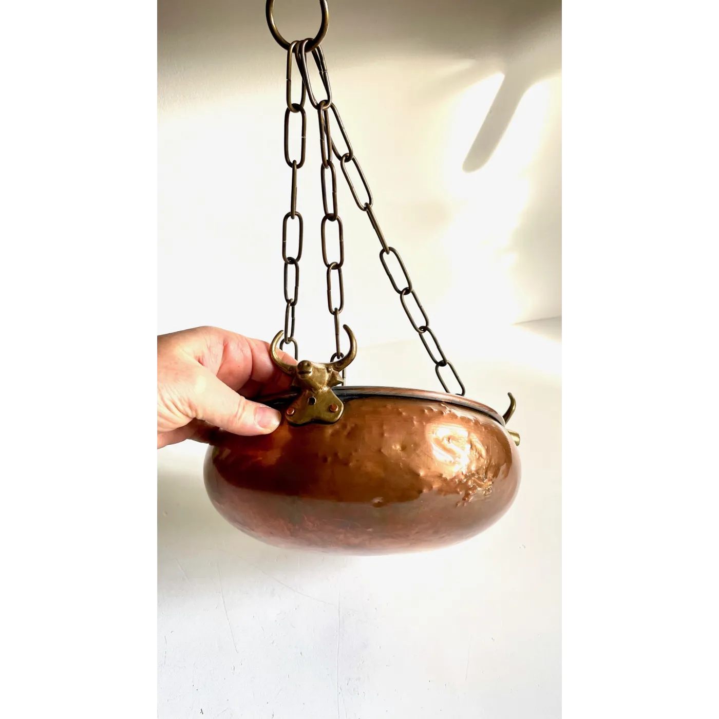 Cache-pot suspendu aux 3 buffles vintage