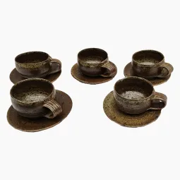 Lot de 5 tasses et soucoupes en grès