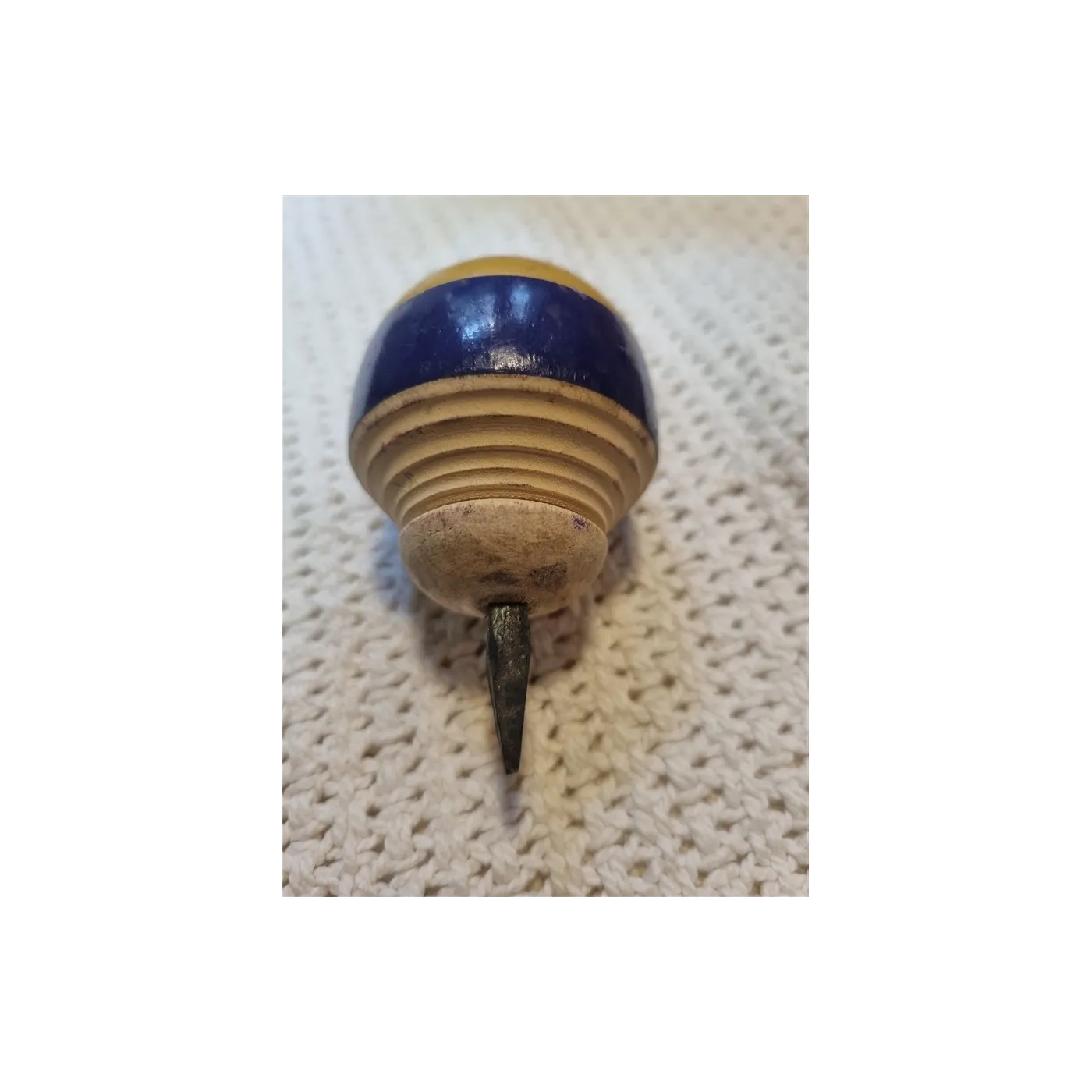 Duo d'anciennes toupies