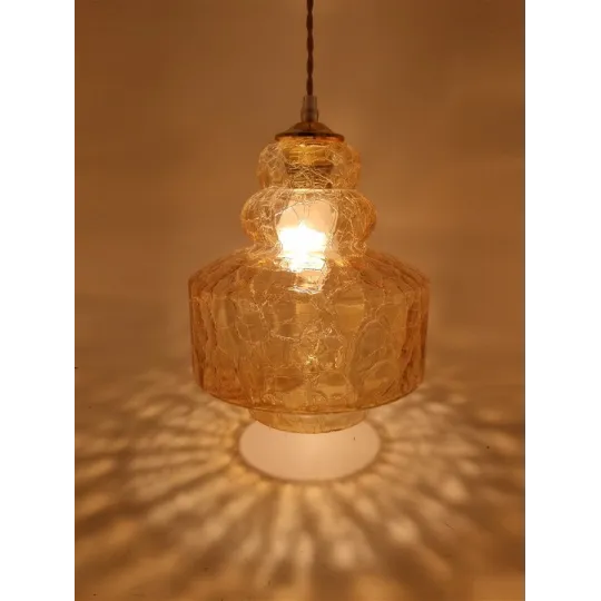 Suspension en verre ambré