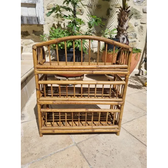 Étagère en bambou