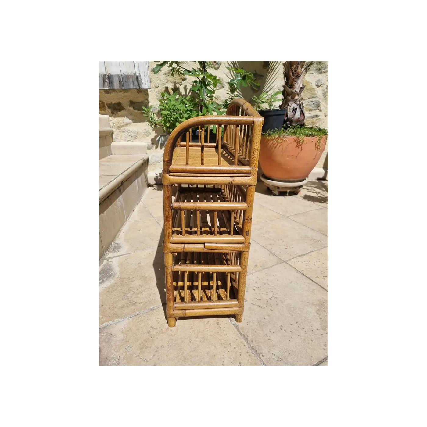 Étagère en bambou