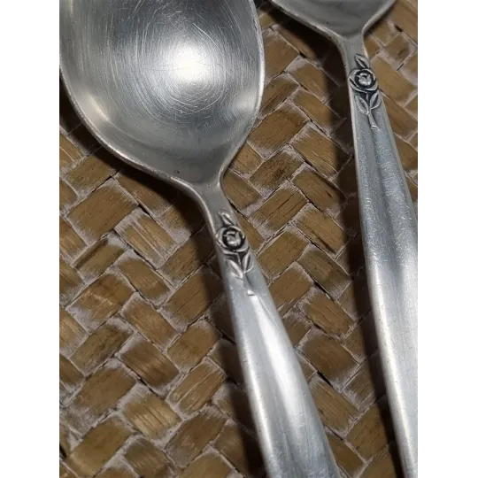 Petites cuillères en métal argenté
