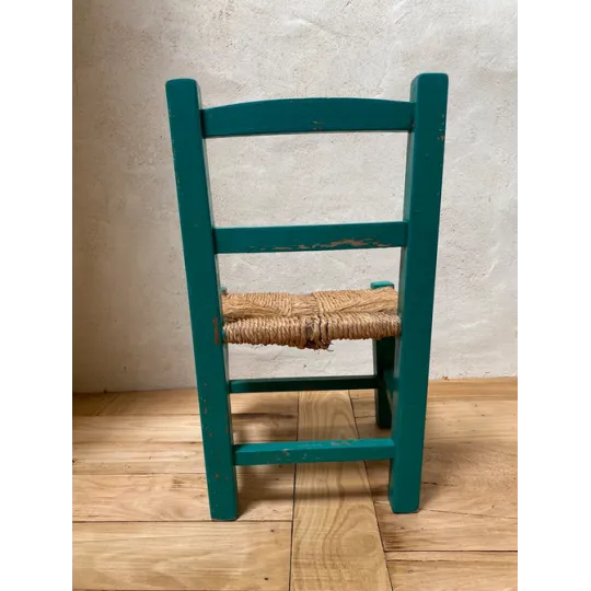Chaise enfant vintage verte paille et bois