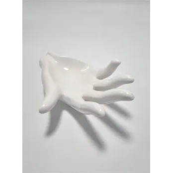 Main en céramique
