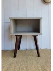 table de chevet vintage au pieds compas avec une niche de rangement rénovée en brun 