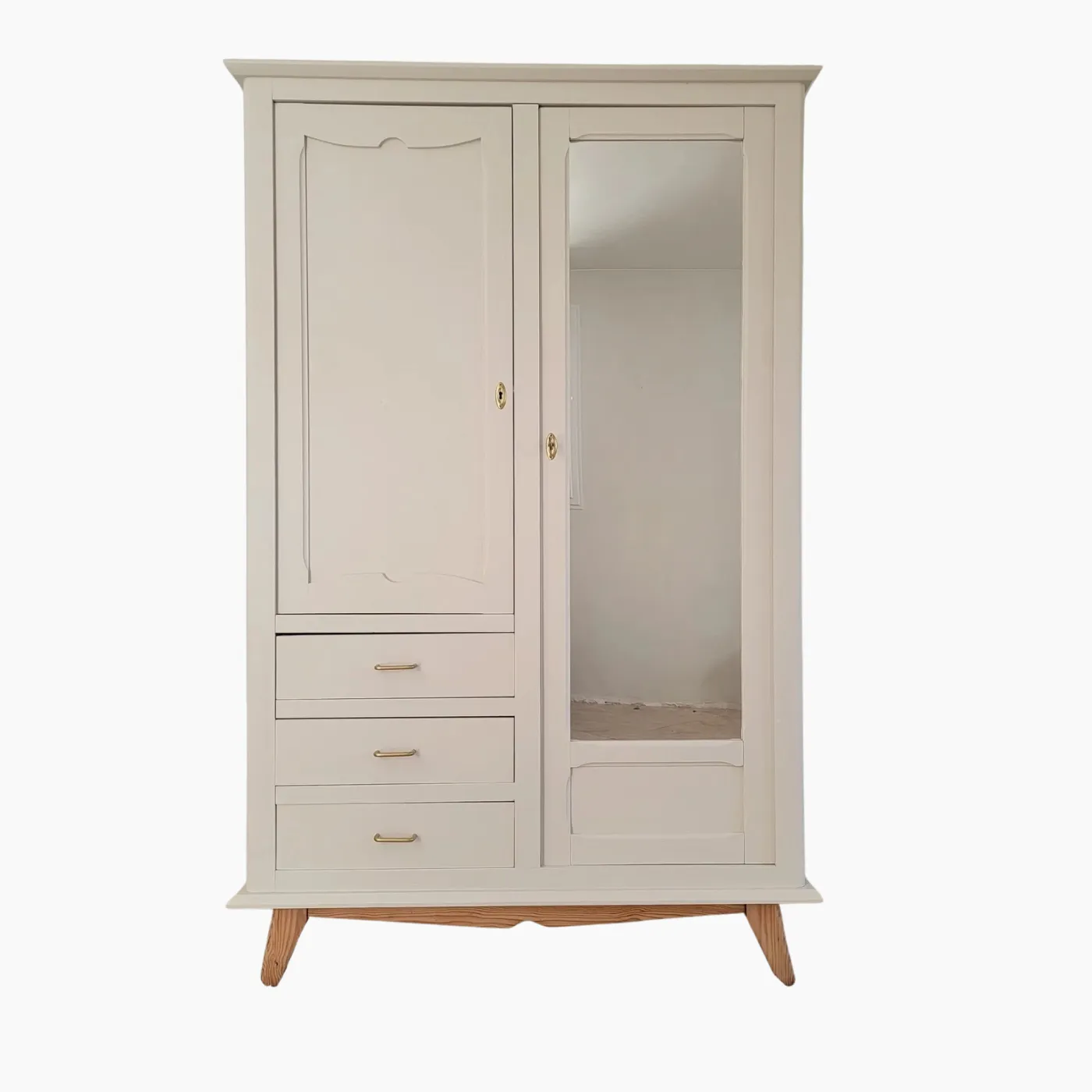 Armoire vintage rénovée