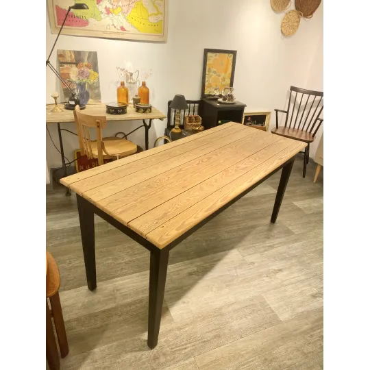 Table de ferme piètement noir