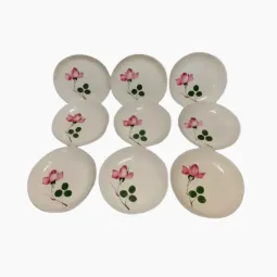 Assiettes calottes décor bouton rose